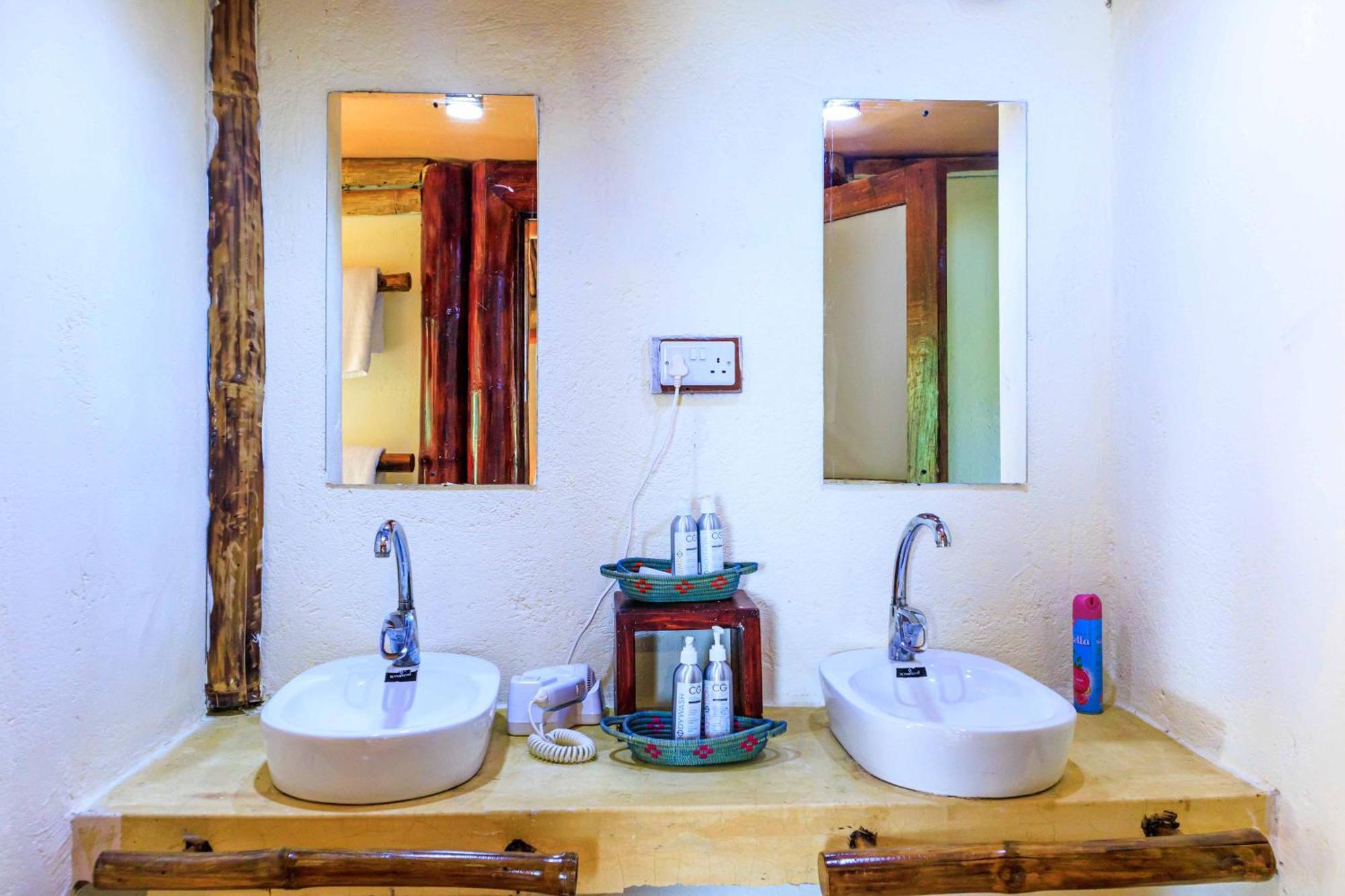 Samburu Elephant Lodge Isiolo Kültér fotó